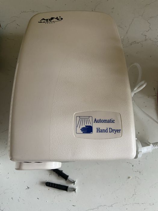 Сушилка для рук , сенсорна