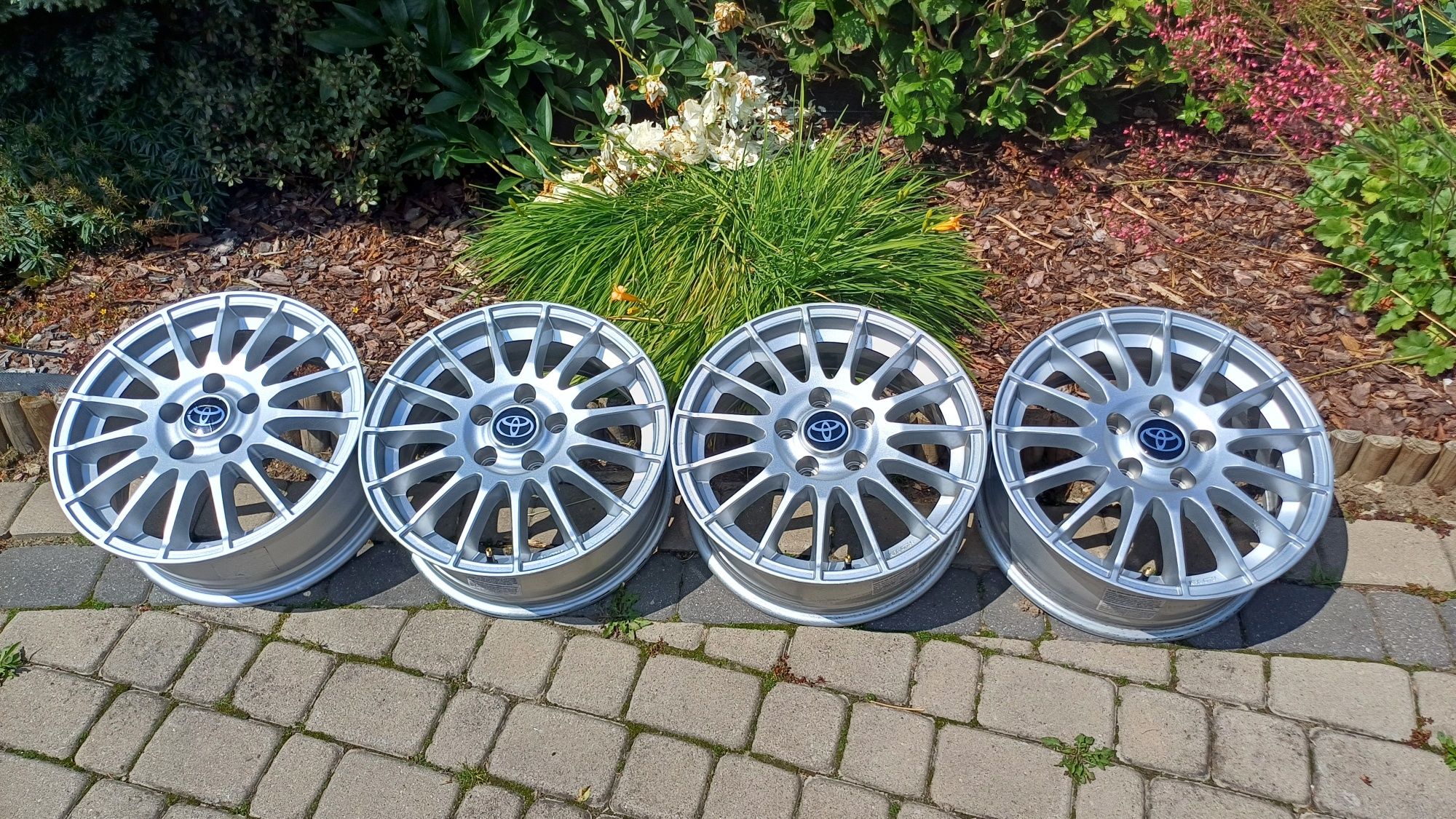 16" aluski 5x114 corolla camry rav4 verso previa auris avensis toyota