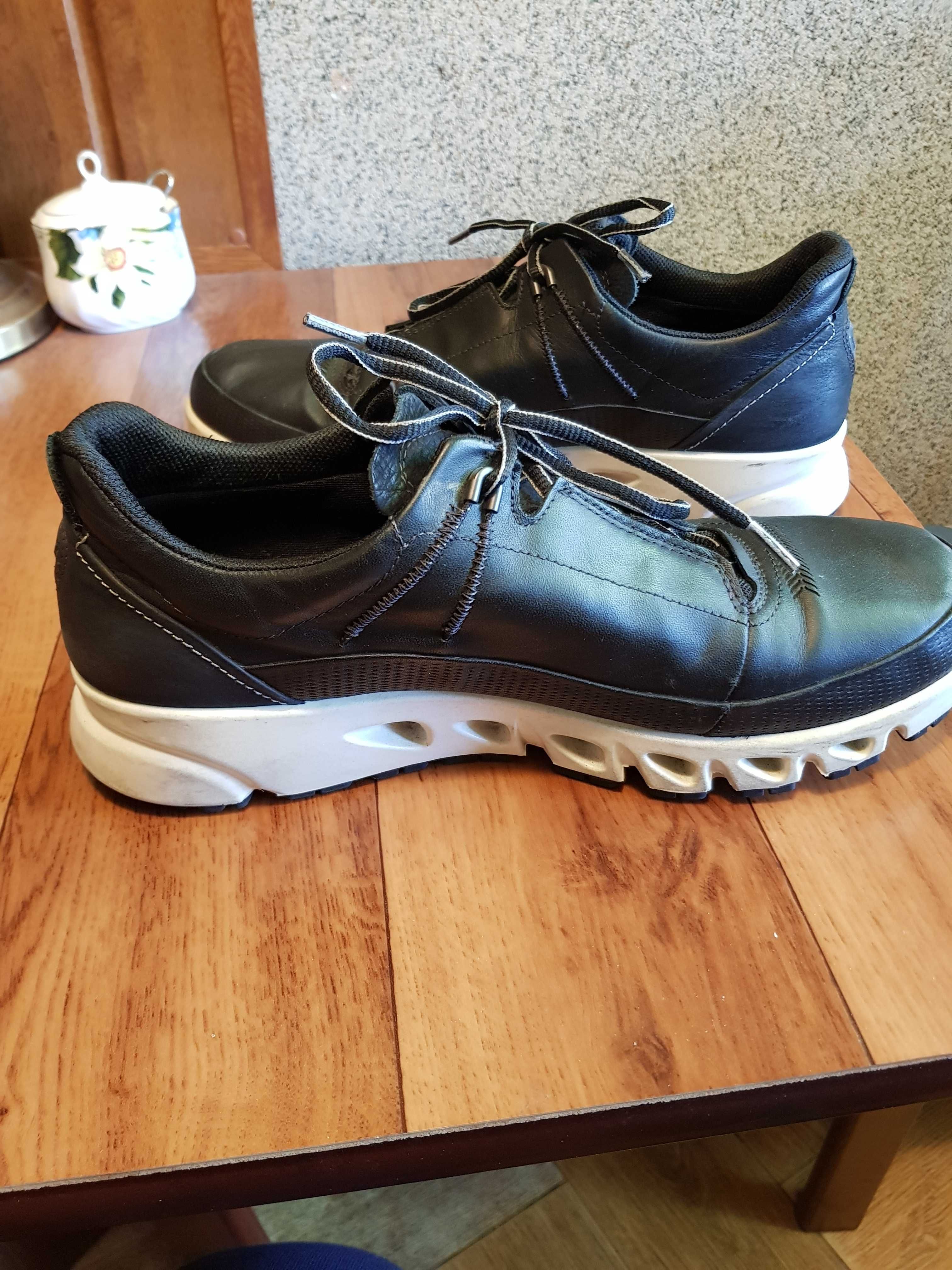 Buty męskie   ECCO M MULTI -VENT LOW GTX  w rozmiarze 46 czarne