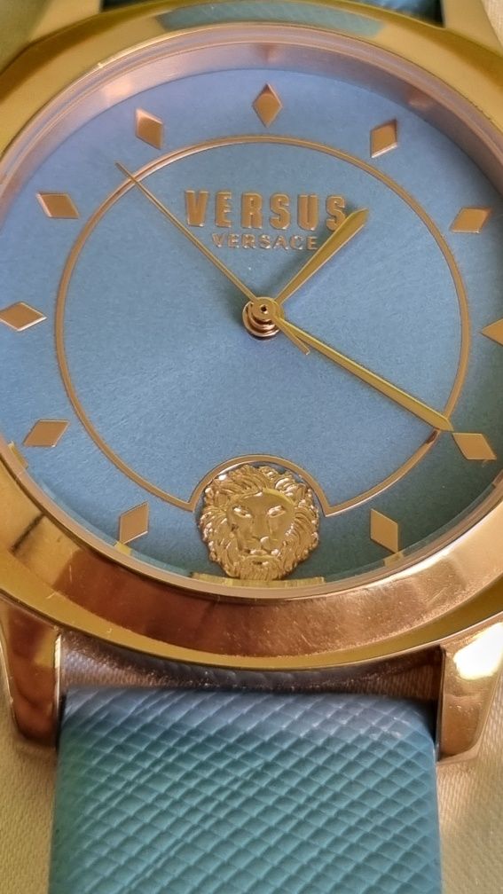 Niebieski zegarek Versus Versace