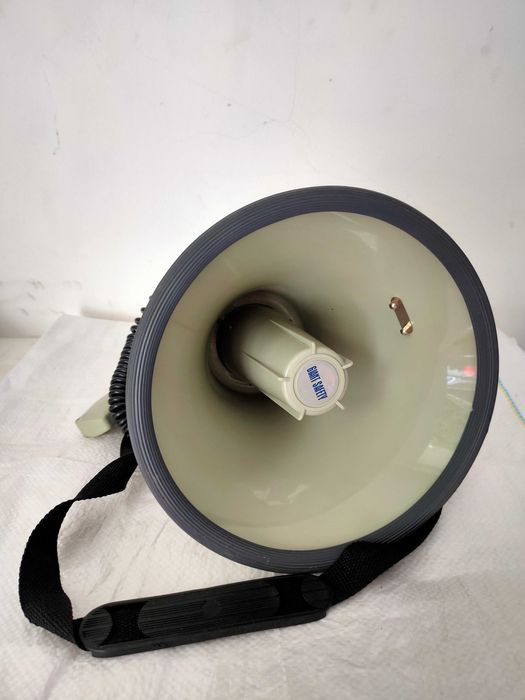 Мегафон GIANT SAFETY мощный громкоговоритель для улицы и мероприятий