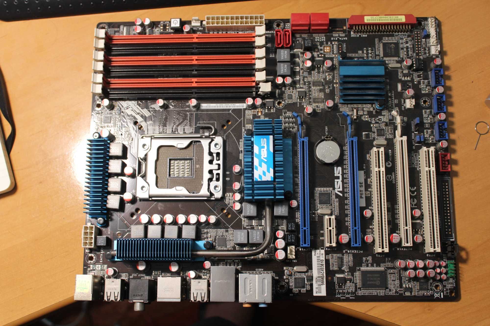 Placa-Mãe ASUS P6T SE - Intel X58, LGA 1366 - Excelente Estado!