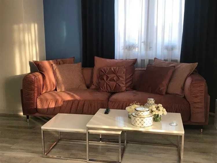 Sofa Bellissa 4-osobowa marki Befame z tkaniną z grupy B