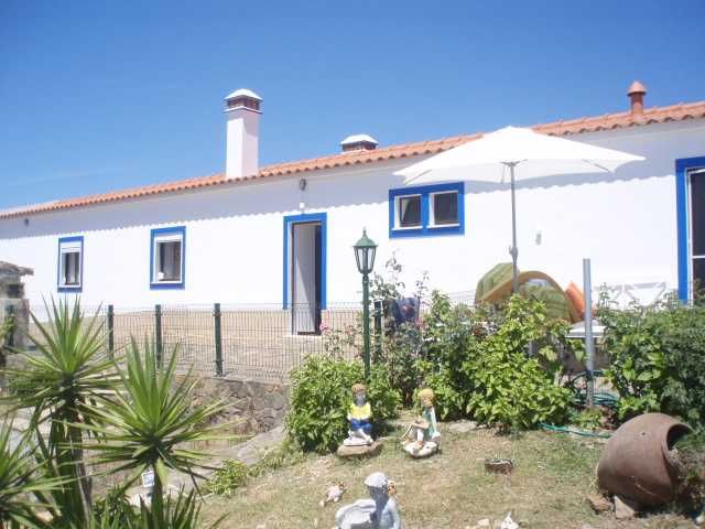 Arrenda-se alojamento ao ano