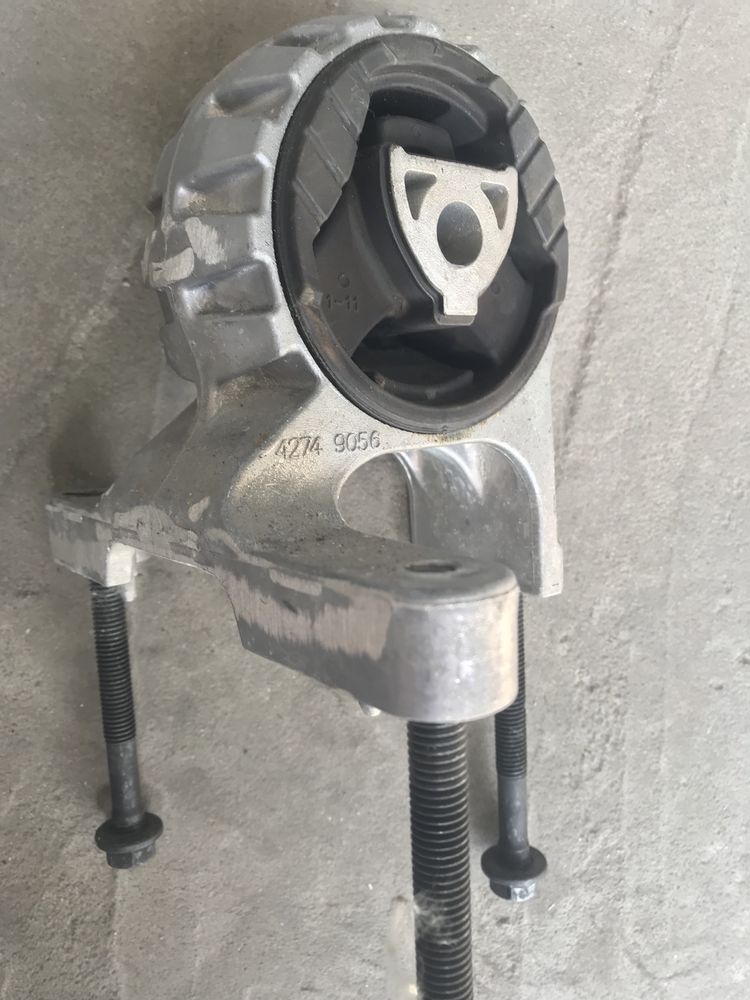 Подушка двигуна Chevrolet Bolt EUV