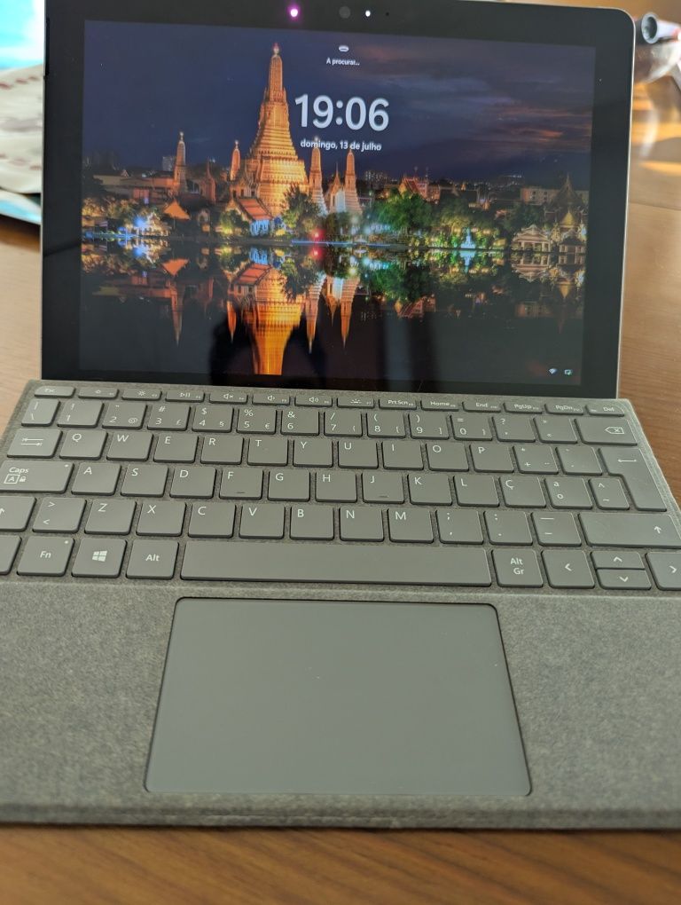 Microsoft surface go
