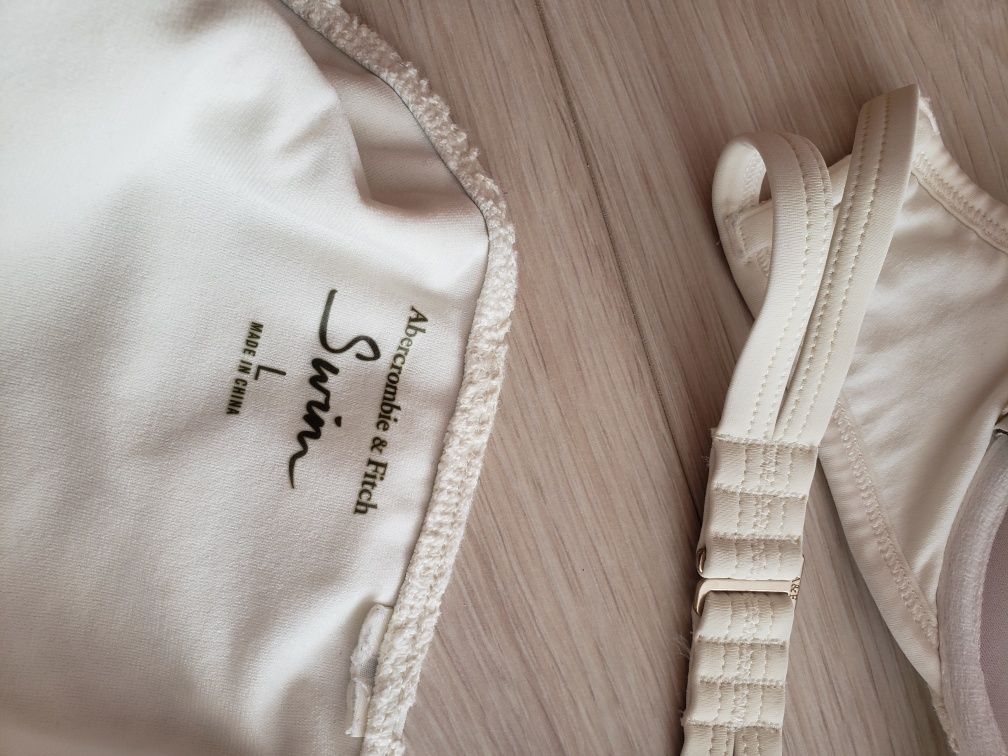 Biały strój kąpielowy dwuczęściowy koronkowy abercrombie & fitch push