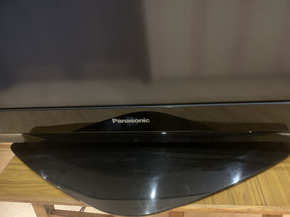 Продам телевізор Panasonic TH R50PН700