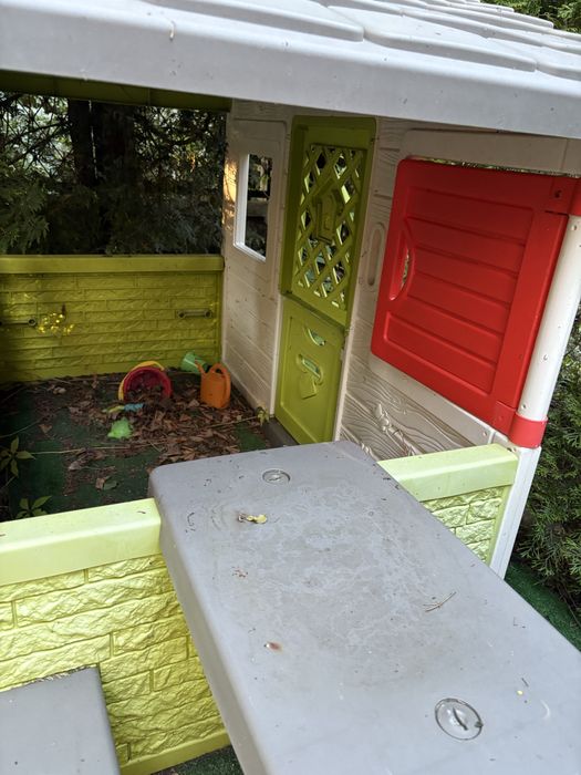 Domek ogrodowy zjezdzalnia trampolina