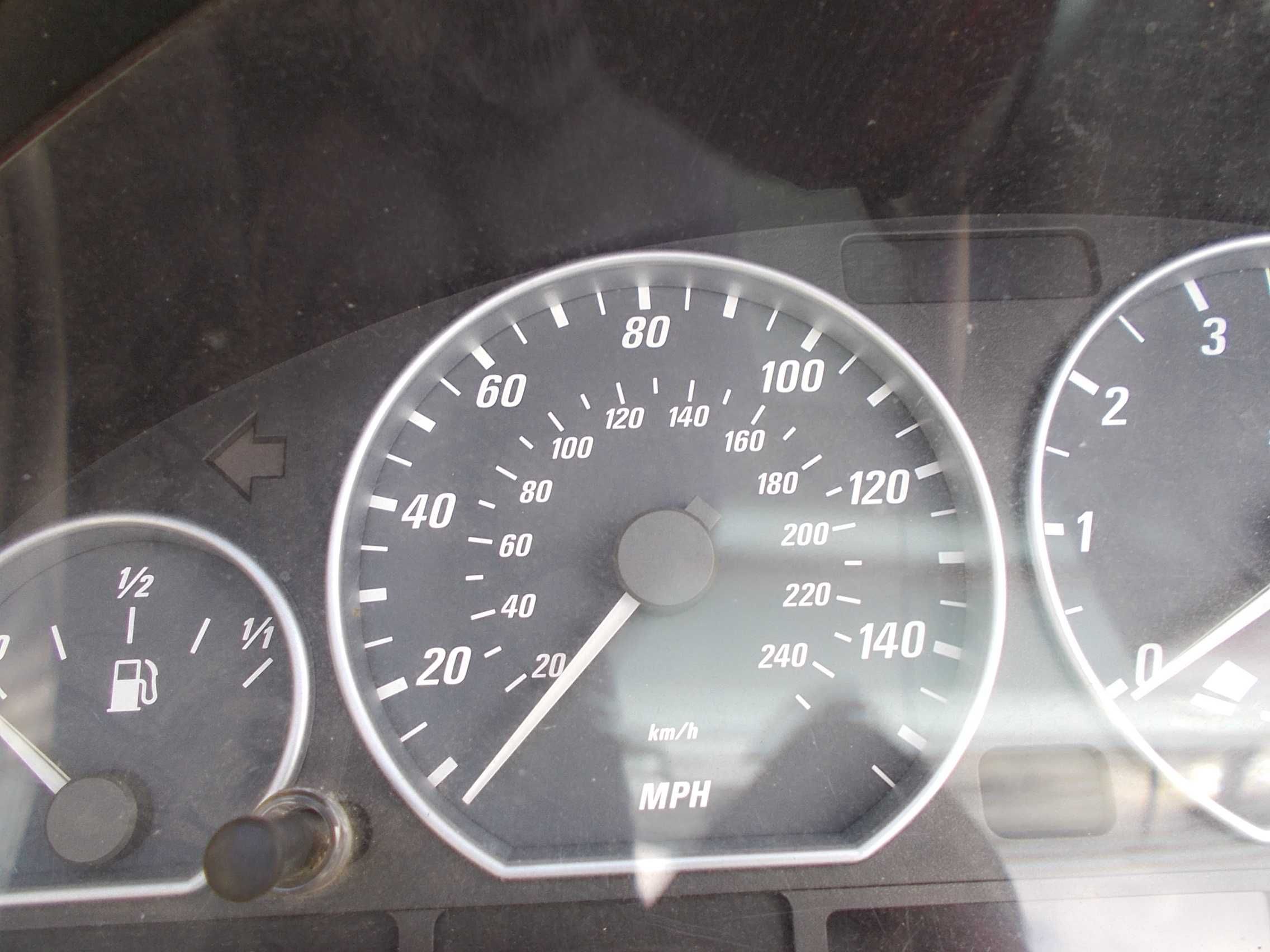 bmw E46 coupe 330i 01r licznik zegary prędkościomierz 6910.269