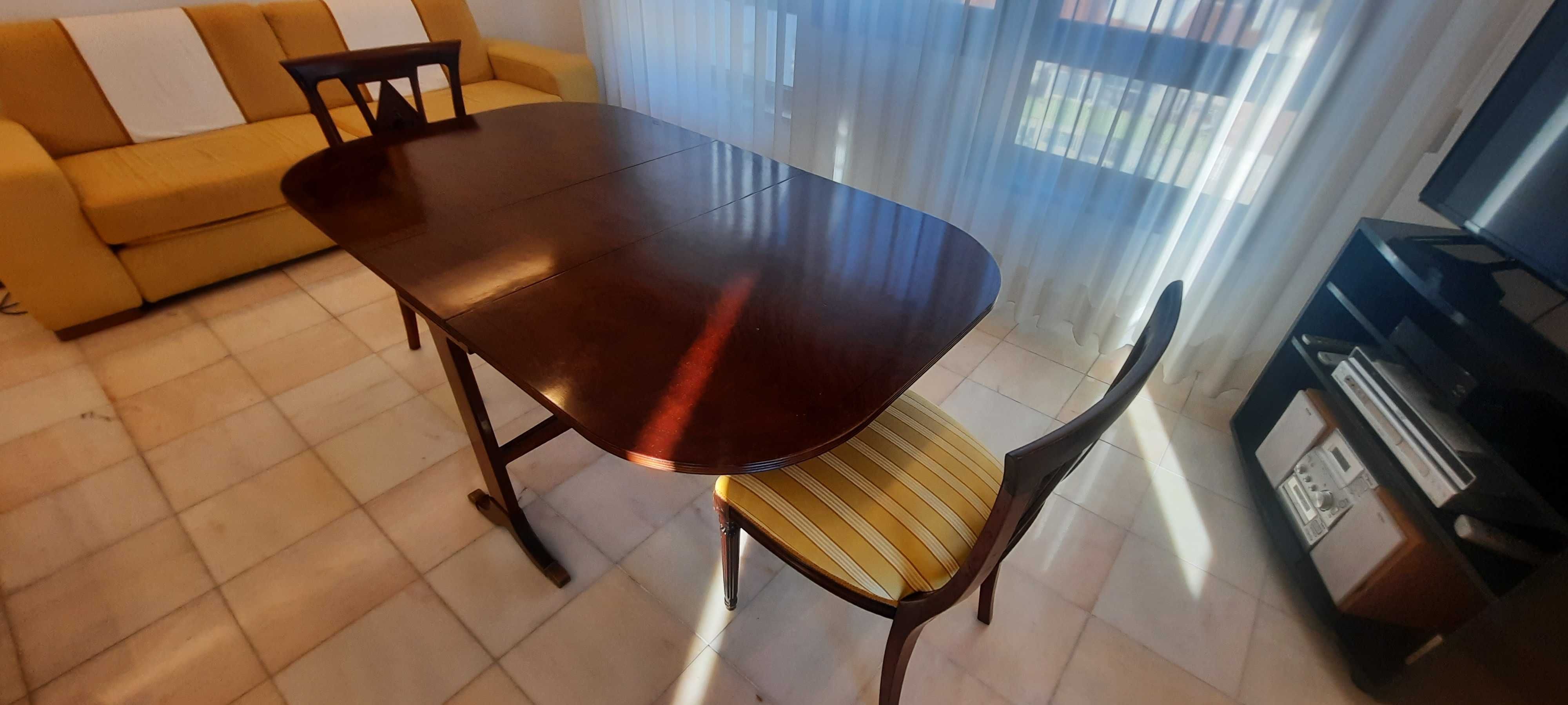 Mesa de abas, estilo inglês, com 2 pés trabalhados, Madeira de Mogno