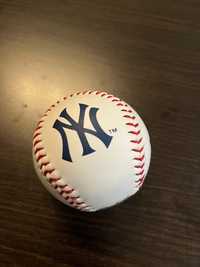 Rawlings MLB New York Yankees Team Logo Baseball, oryginalna, biała