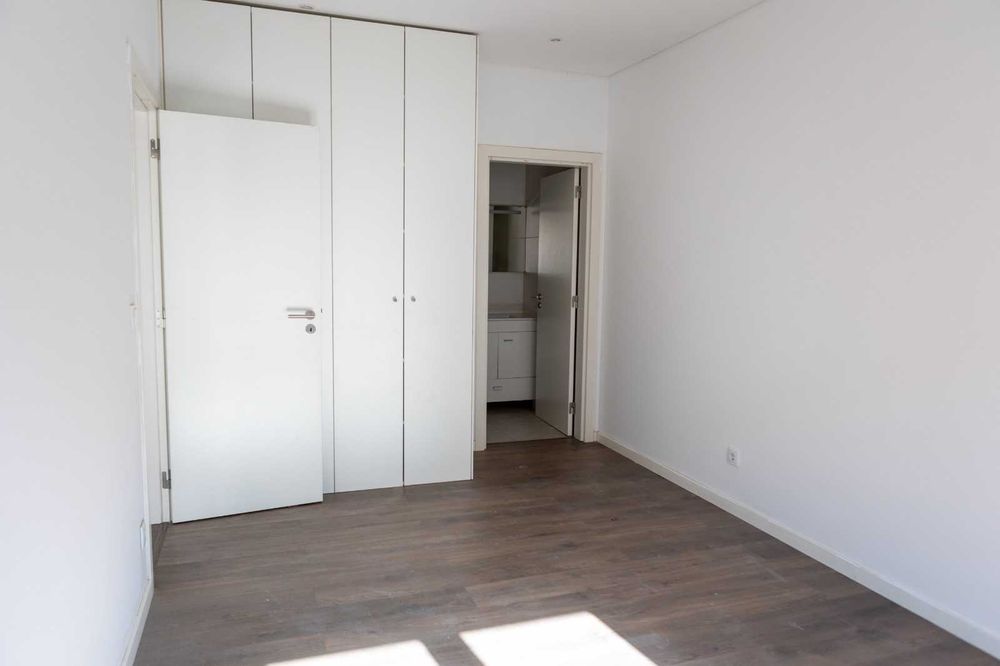 Apartamento T2 com varanda para alugar