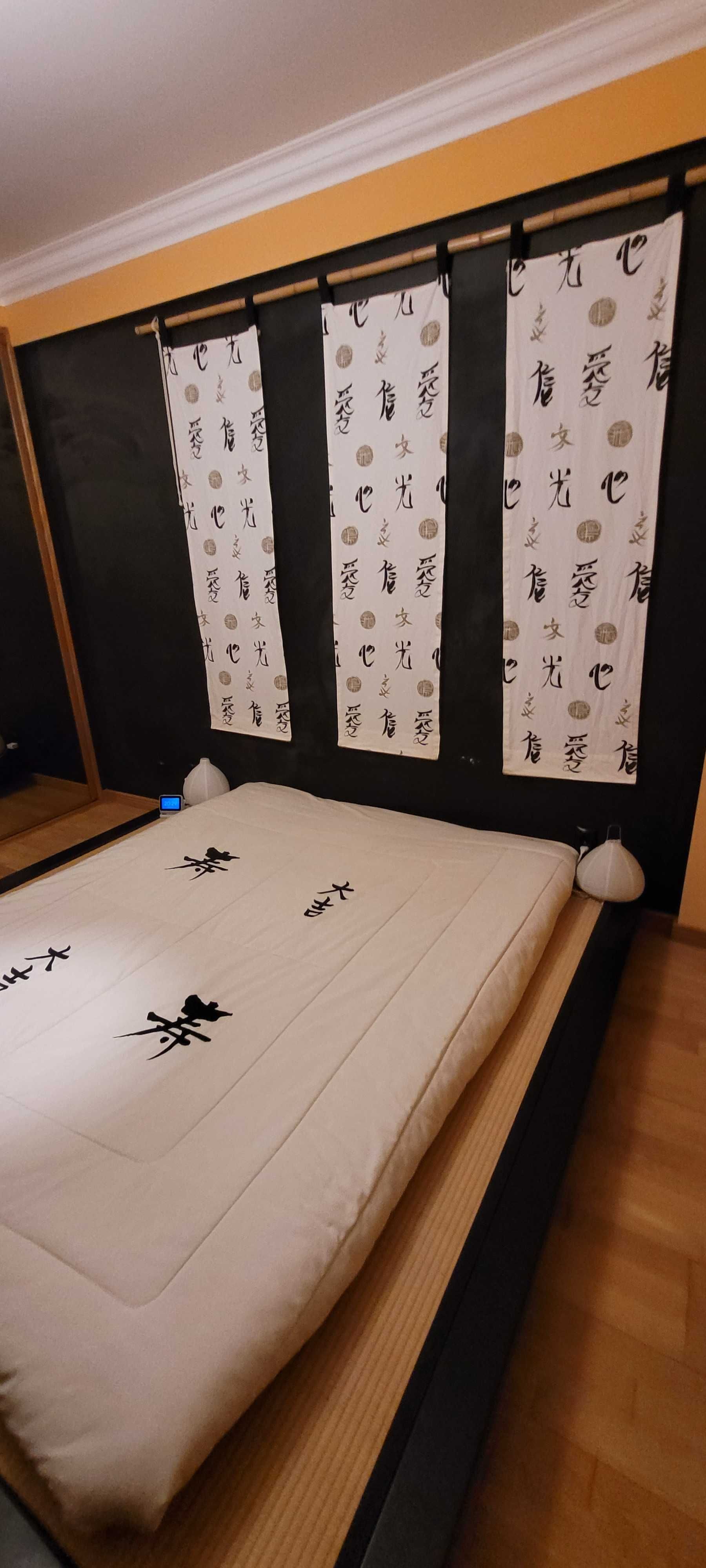 Cama com base em tatami e madeira Wenge