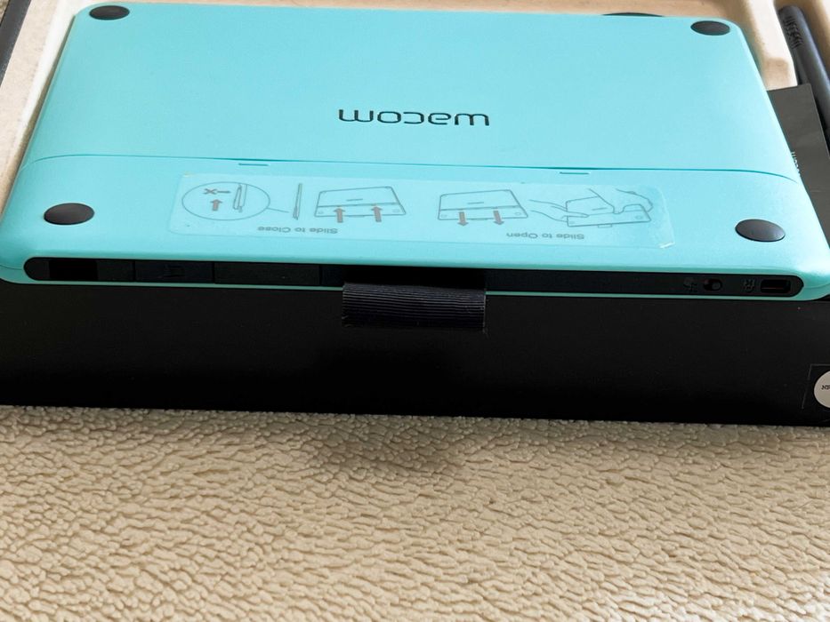 Графічний планшет Wacom Intuos Art Blue CTH-490 у відмінному стані