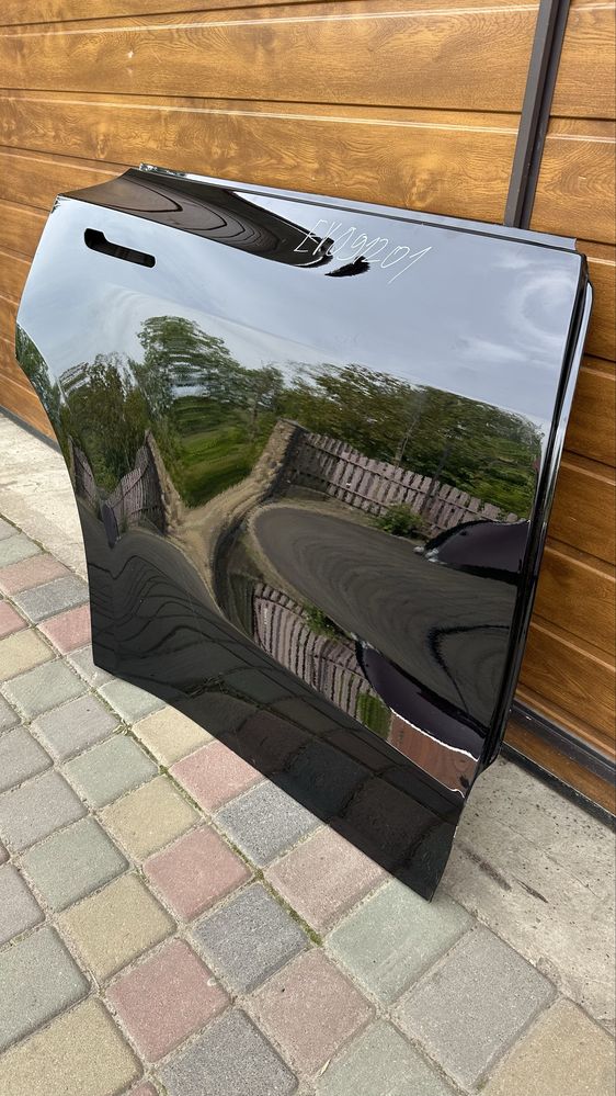 Двері задні праві tesla model y ev091201