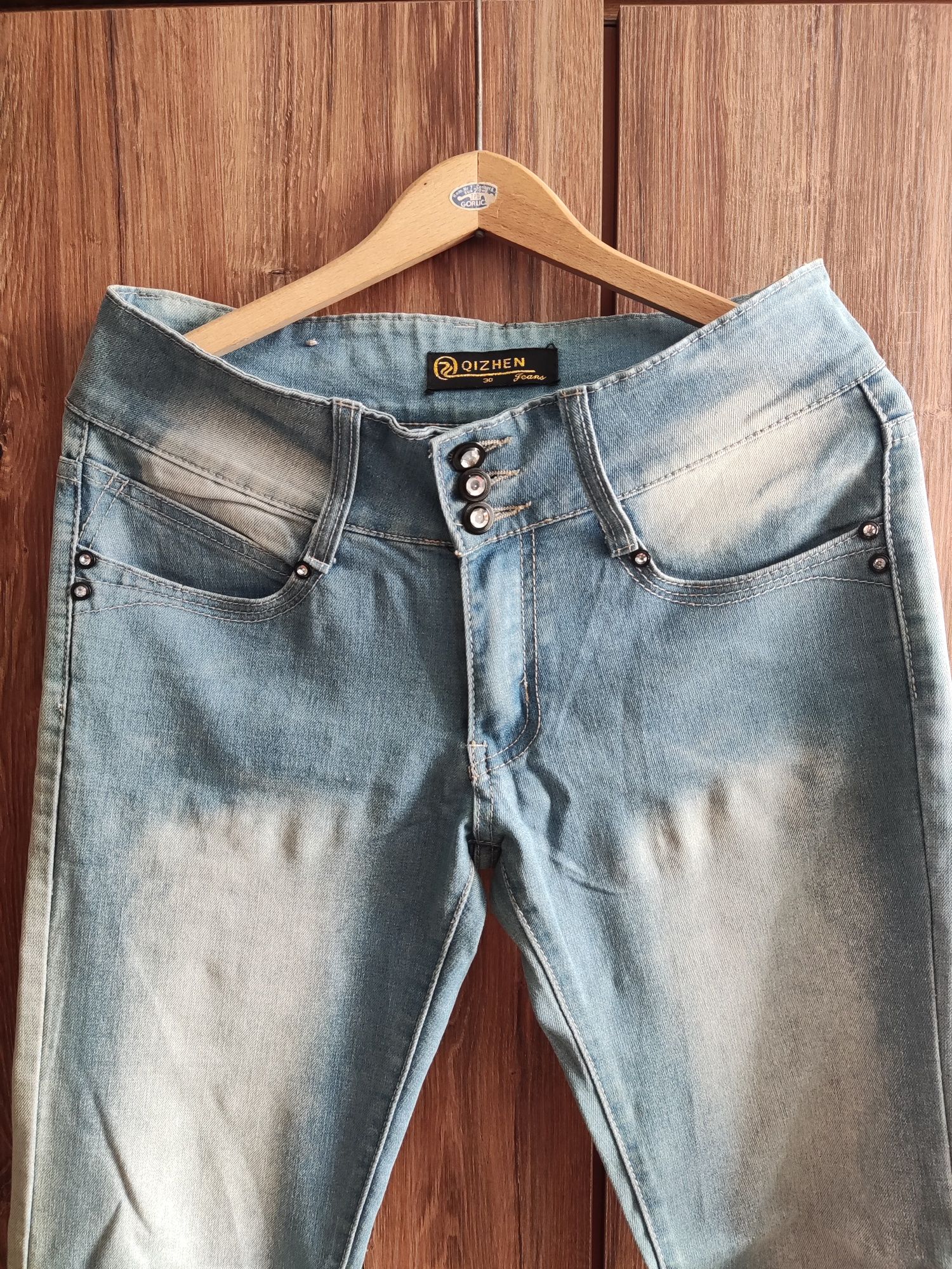 Modne spodnie damskie jeans przetarcia guziki rozm 30