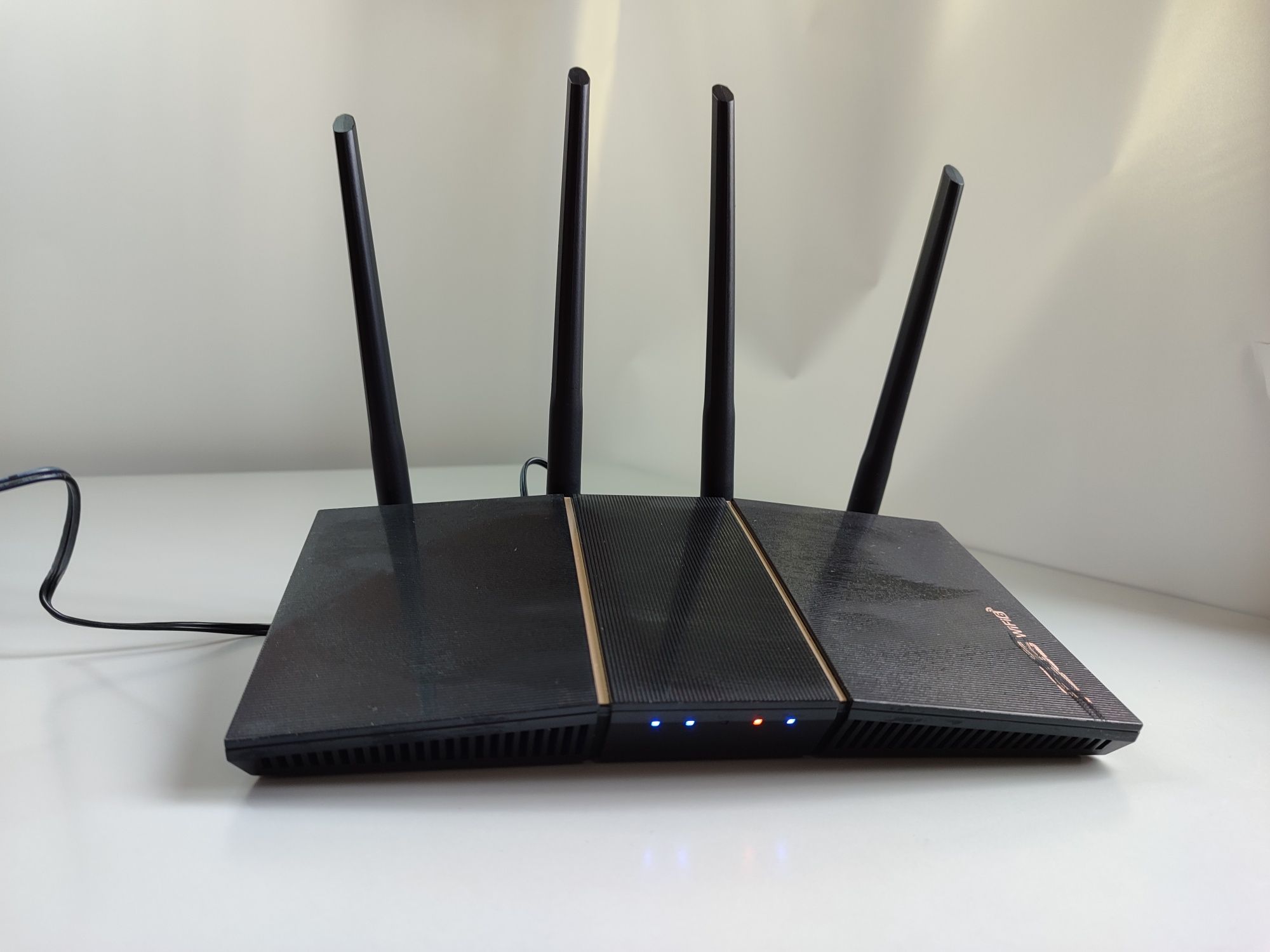 Роутер Asus RT-AX57 з підтримкою технології Wi-Fi 6.