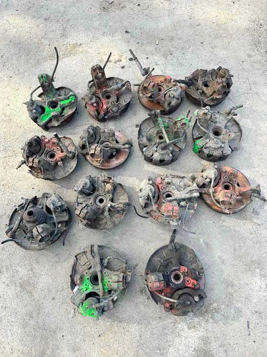 Цапфа ступица гольф 5 шкода а5 поворотний кулак golf 5 skoda a5