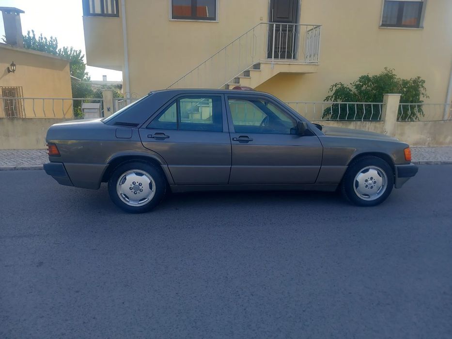 Mercedes-Benz 190 D 2.0
