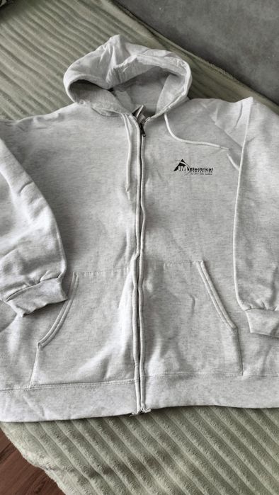 Спортивна кофта на замку