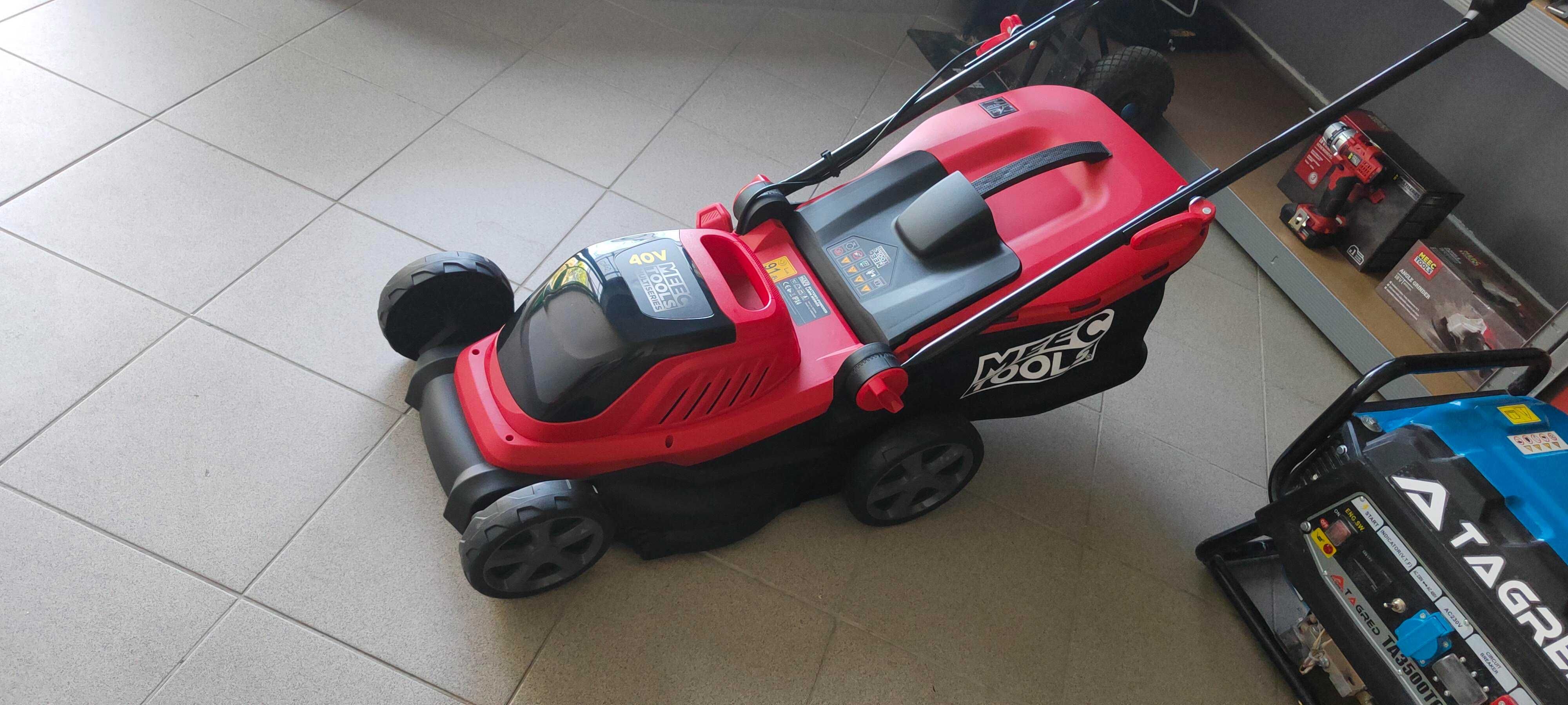 Wynajem kosiarki akumulat. 38cm idealna do tarasu Wypożyczalnia Ursus