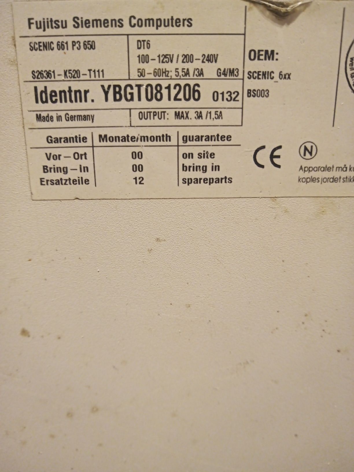 Stary komputer Fujitsu Siemens Pentium 3