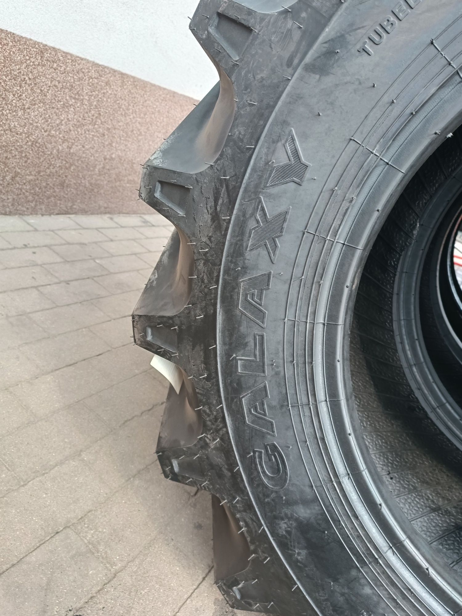 15.5/80-24  400/80-24  Galaxy Super Work Master R-1  12 PR mocna JCB C