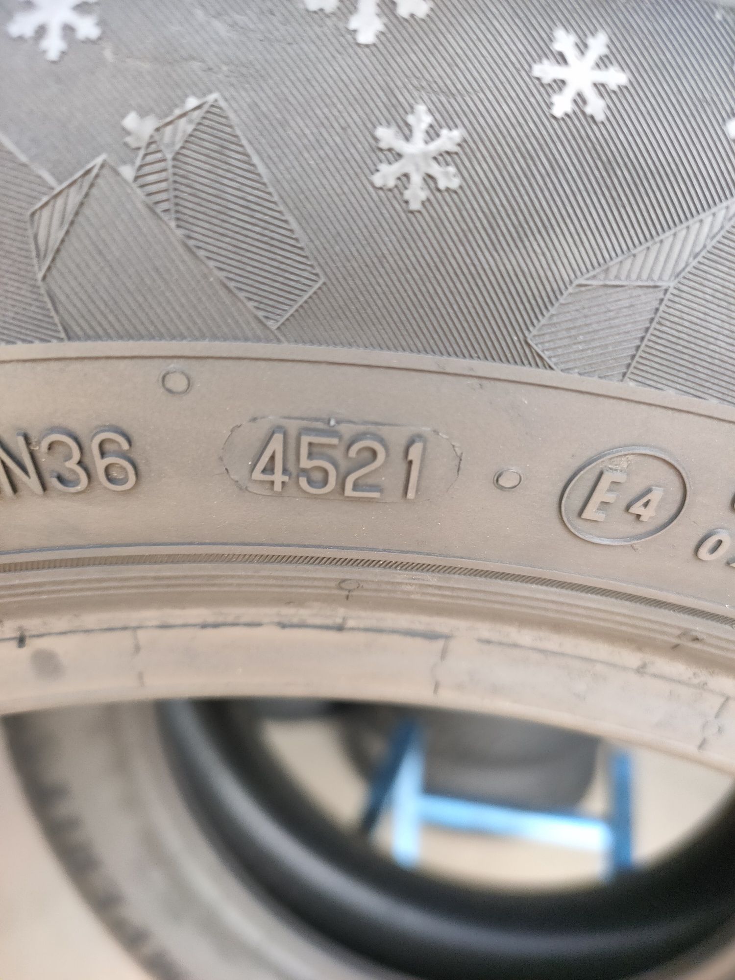 205/60r16 Semperit Speed-Grip 5 z 2021 roku około 7,5mm