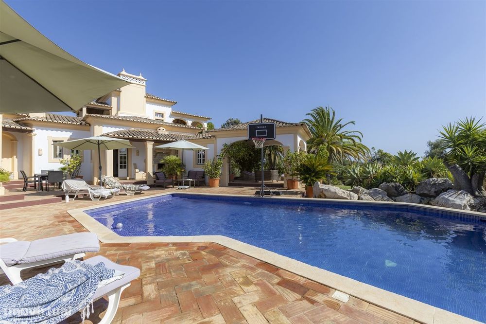 Moradia T5 de Charme com Piscina e Spa – Alcalar, Portimão