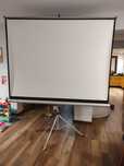Ekran do projektora na statywie NOBO konferencyjny, projekcyjny profes