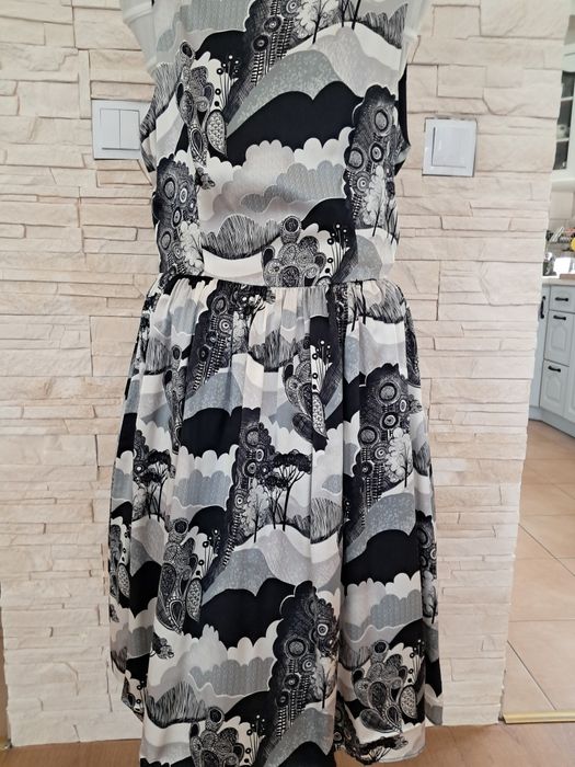 Elegancka koktajlowa sukienka