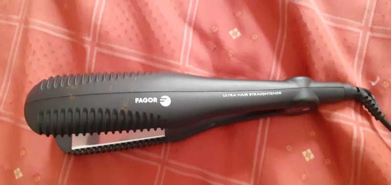 Alisador de cabelo marca Fagor