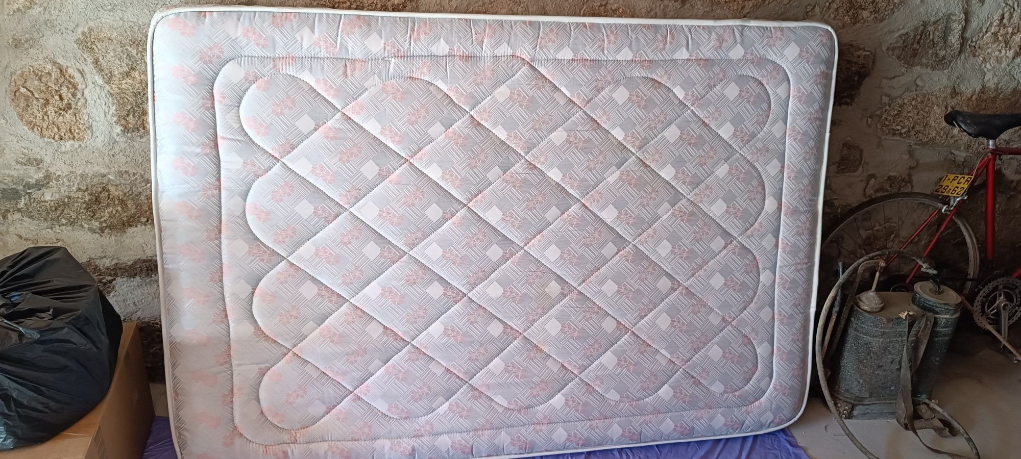 Cama com colchão