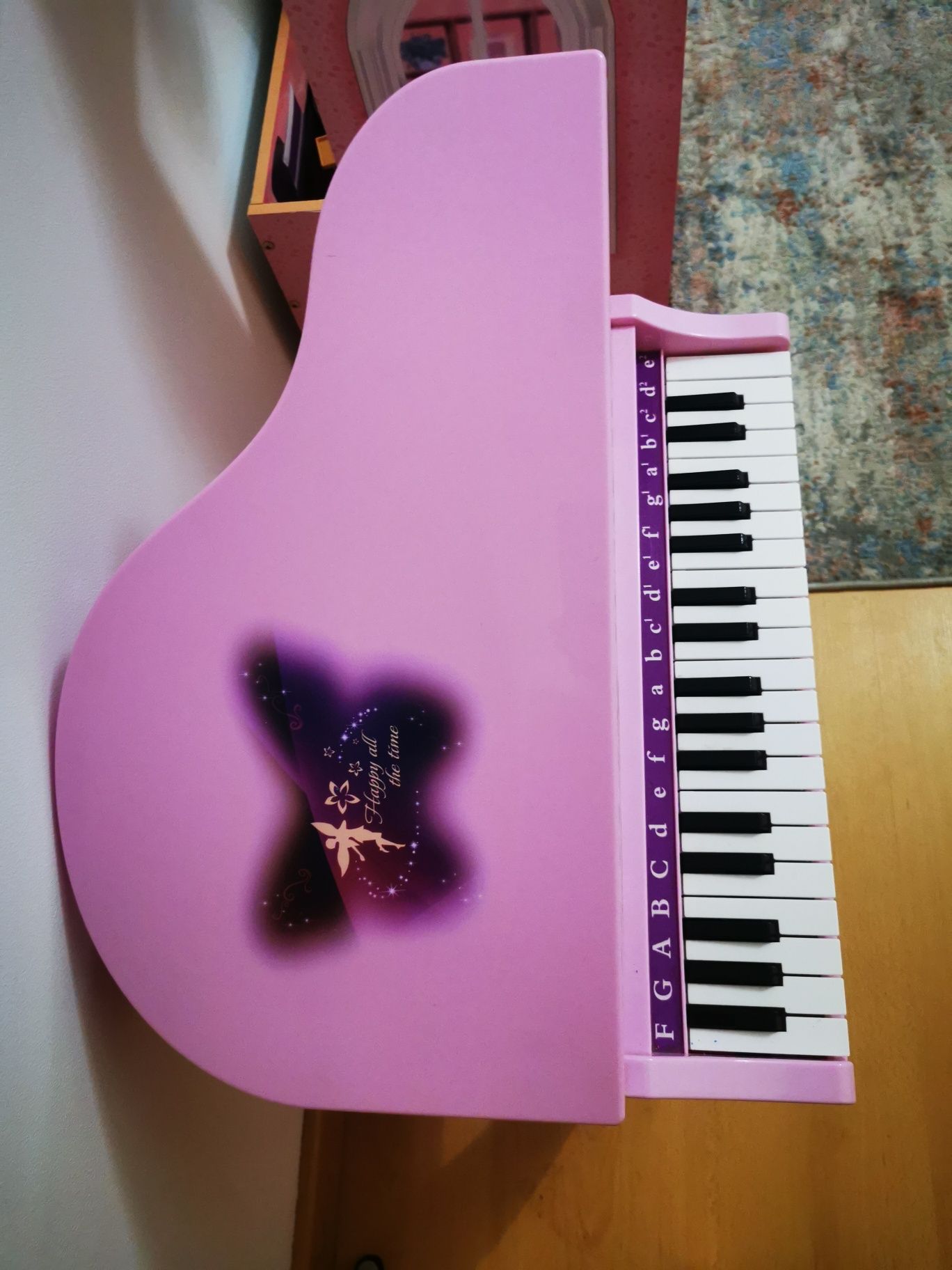 Piano rosa criança