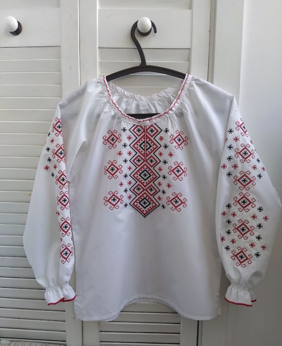 Вышиванка , сорочка вышитая.