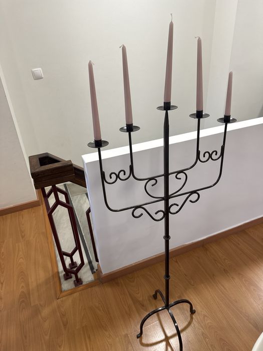 Candelabro de metal
