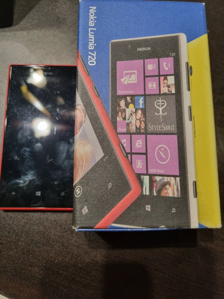 Telefon komórkowe Nokia lumia 720