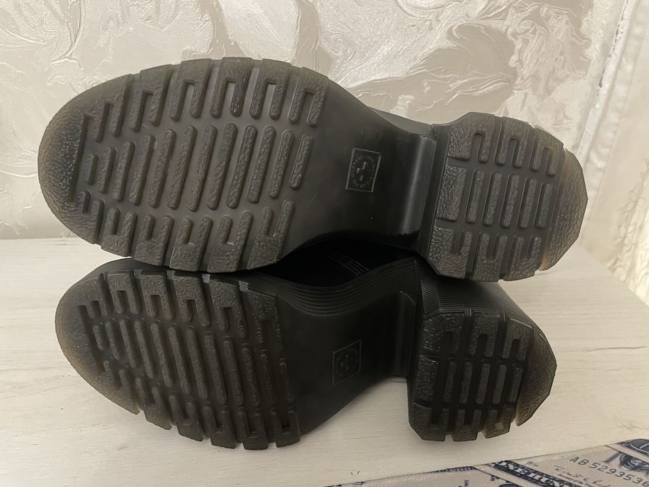 Кожаные ботинки Dr. Martens Chesney 26см
