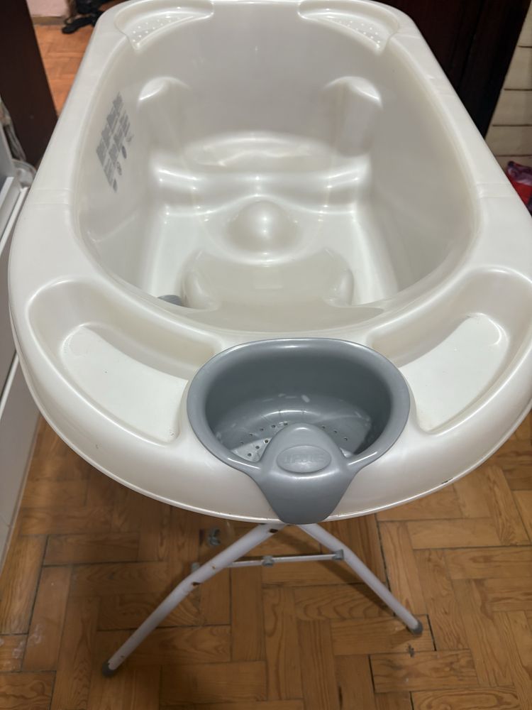 Banheira de bebe com suporte