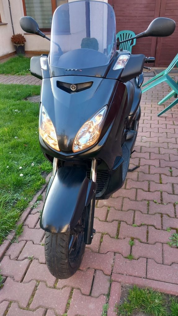 Yamaha x-max 250