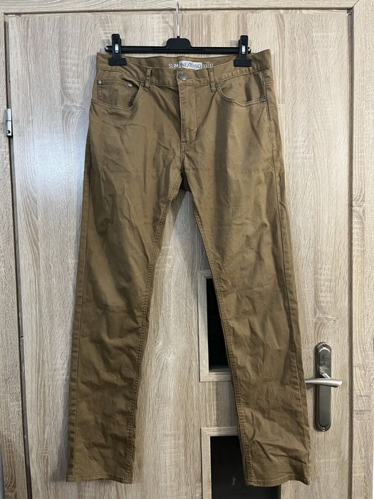 Spodnie materiałowe na codzień