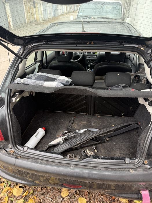 Продам Peugeot 206 1.4 механіка після невеликого ДТП.