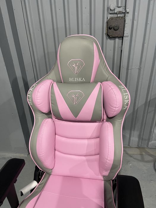 Офісне  крісло  для дівчат