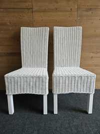 Dwa białe krzesła rattan wiklina