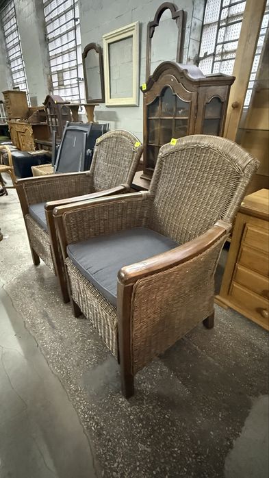 Крісла з натурального ротангу, з деревом Німеччина