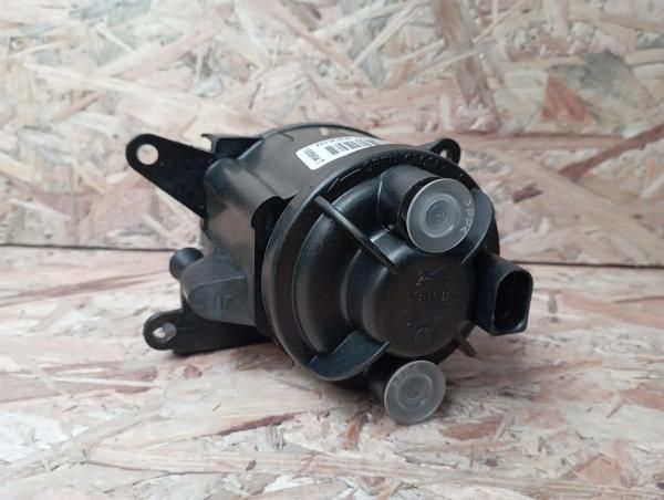 Farol nevoeiro frente direito AUDI A4 (8E2, B6)