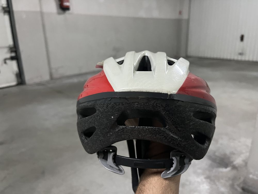 Capacete bicicleta marca Giro