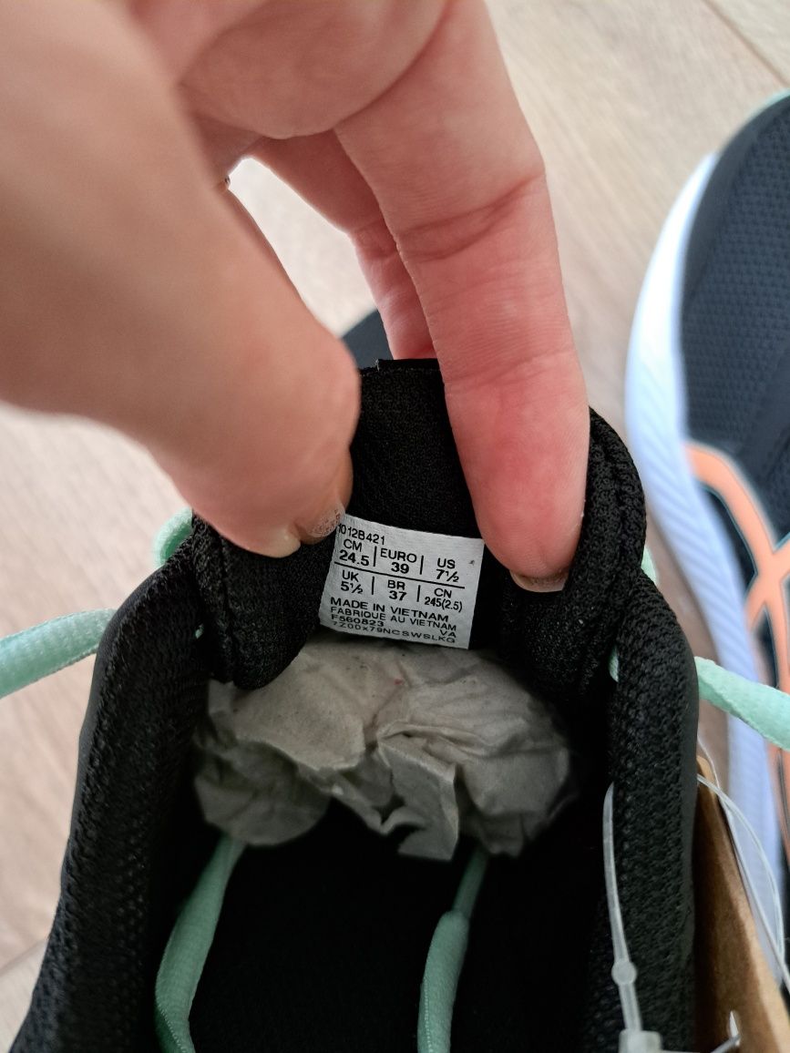 Кросівки Asics 38р