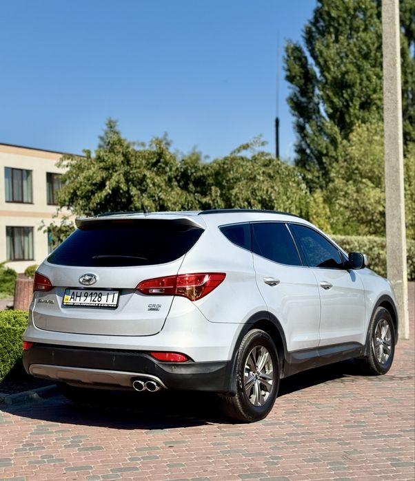 Продам Официальный Hyundai Santa Fe 4x4 2.2 DIESEL 2013 год
